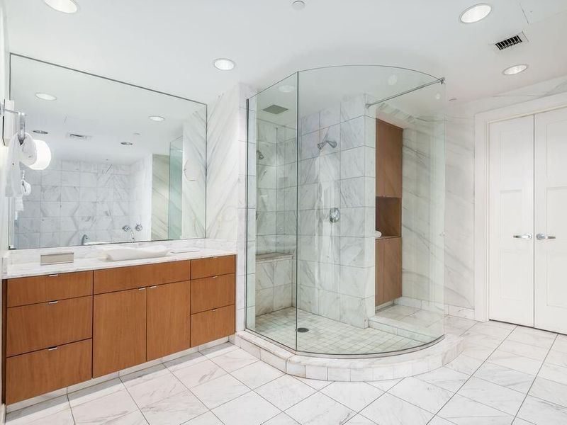 1 Miranova Place, Unit 1620, Columbus, OH 43215 Photo 18