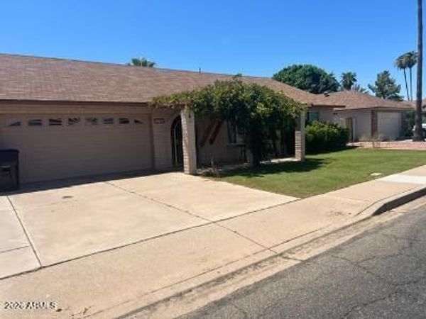 1365 W MESETO Avenue, Mesa, AZ 85202