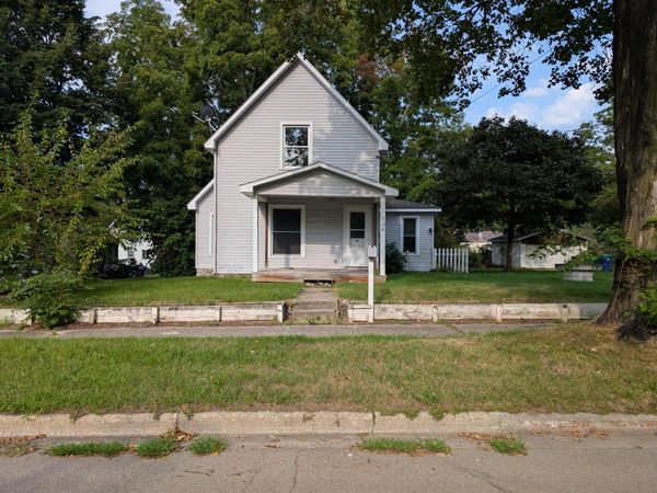 324 S East Street, Cassopolis, MI 49031