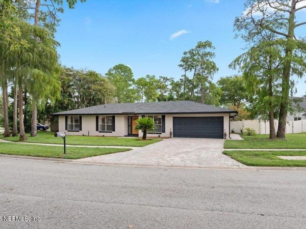 1647 WINDY OAKS Drive W, Jacksonville, FL 32225