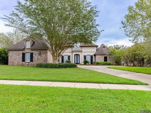 18312 Green Lakes Ct, Baton Rouge, LA 70810
