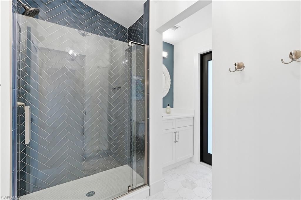 11532 Longshore Way W, Naples, FL 34119 Photo