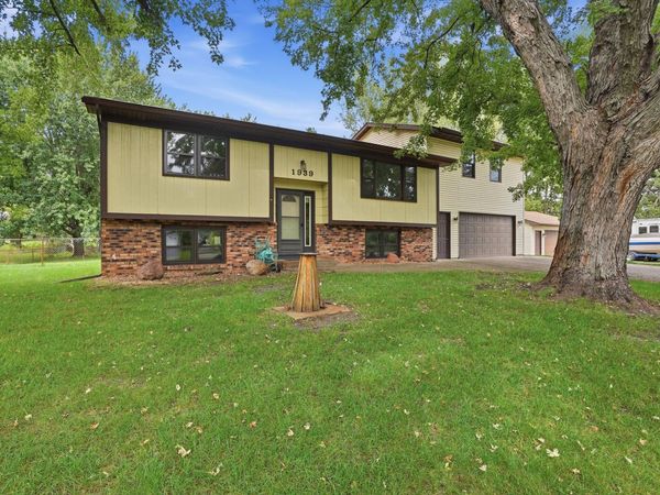 1939 168th Avenue NE, Ham Lake, MN 55304