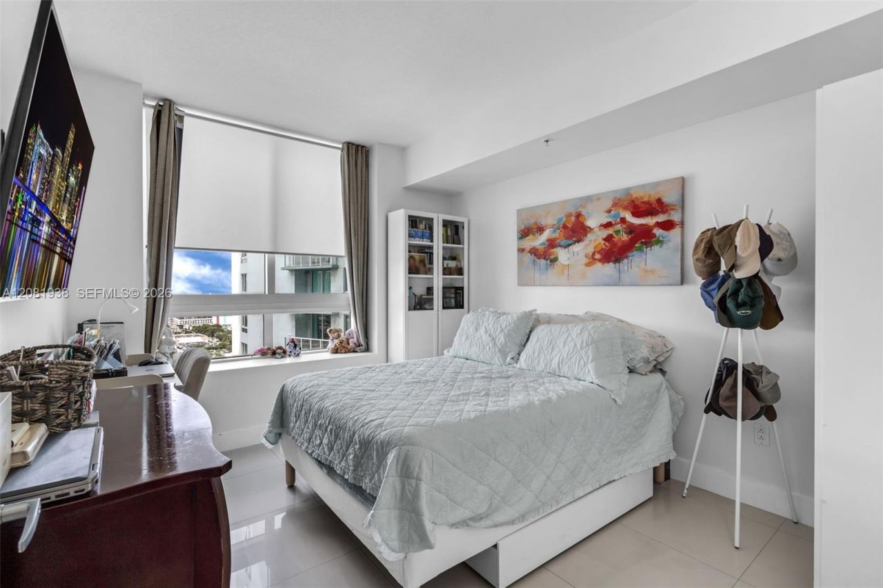 1900 N Bayshore Dr , Unit 2111, Miami, FL 33132 Photo
