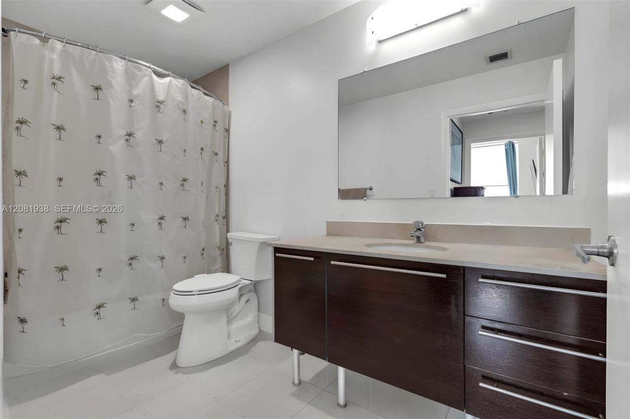 1900 N Bayshore Dr , Unit 2111, Miami, FL 33132 Photo