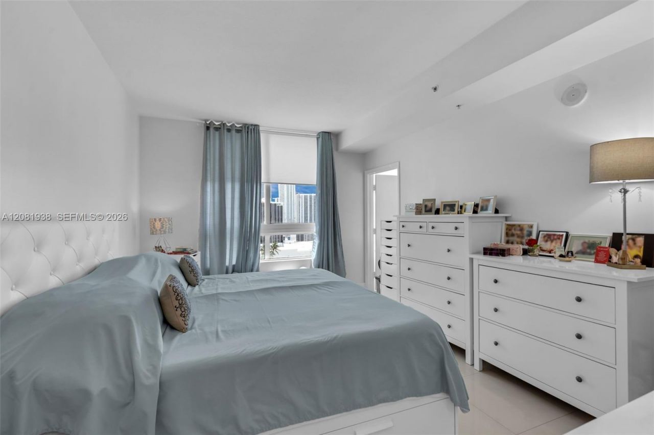 1900 N Bayshore Dr , Unit 2111, Miami, FL 33132 Photo