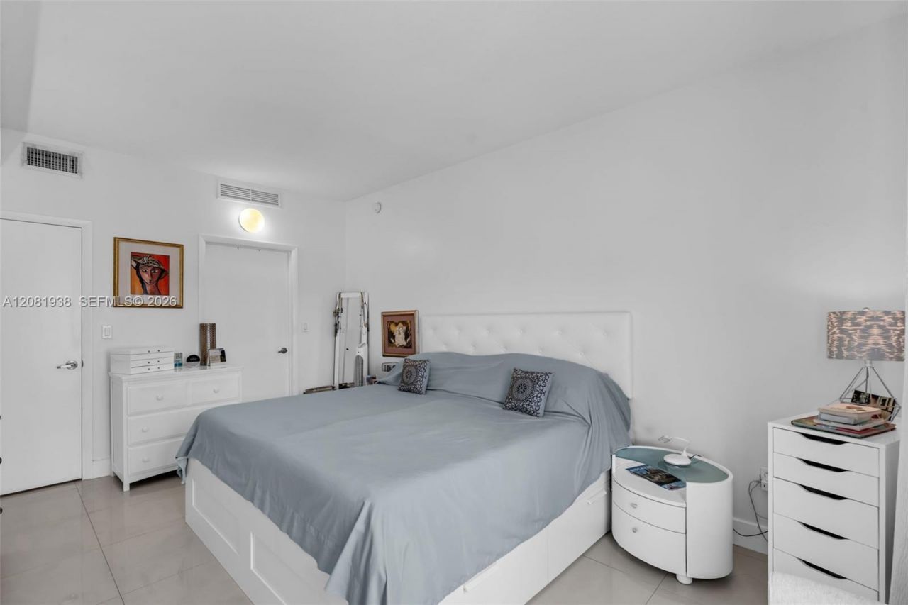 1900 N Bayshore Dr , Unit 2111, Miami, FL 33132 Photo