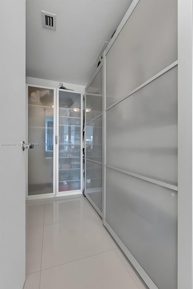 1900 N Bayshore Dr , Unit 2111, Miami, FL 33132 Photo