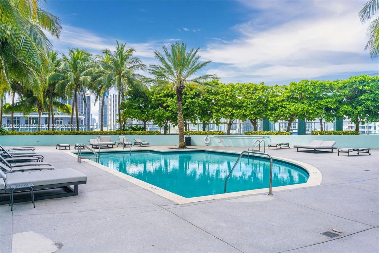 1900 N Bayshore Dr , Unit 2111, Miami, FL 33132 Photo