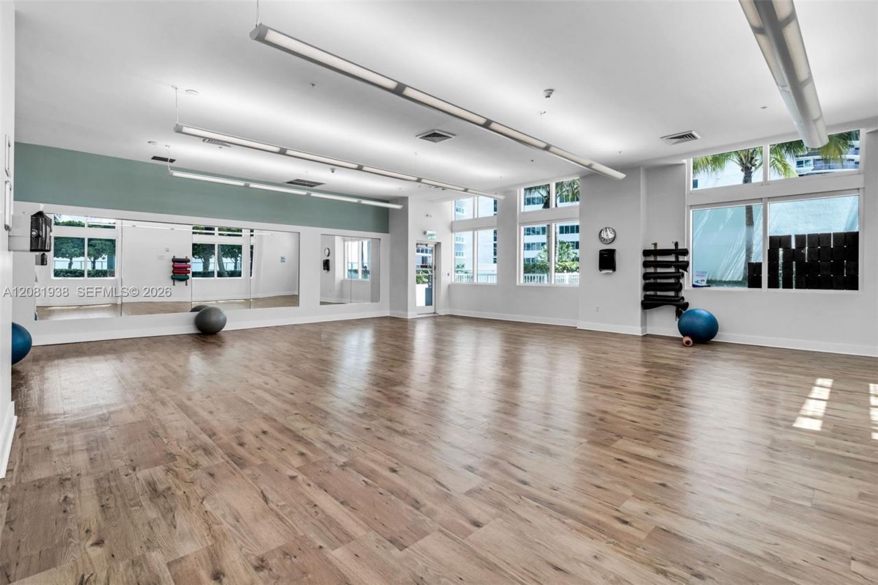 1900 N Bayshore Dr , Unit 2111, Miami, FL 33132 Photo