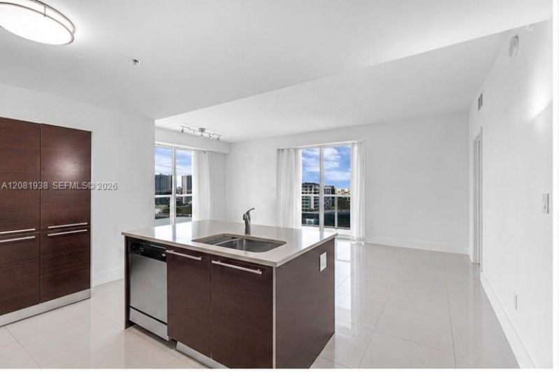 1900 N Bayshore Dr , Unit 2111, Miami, FL 33132 Photo