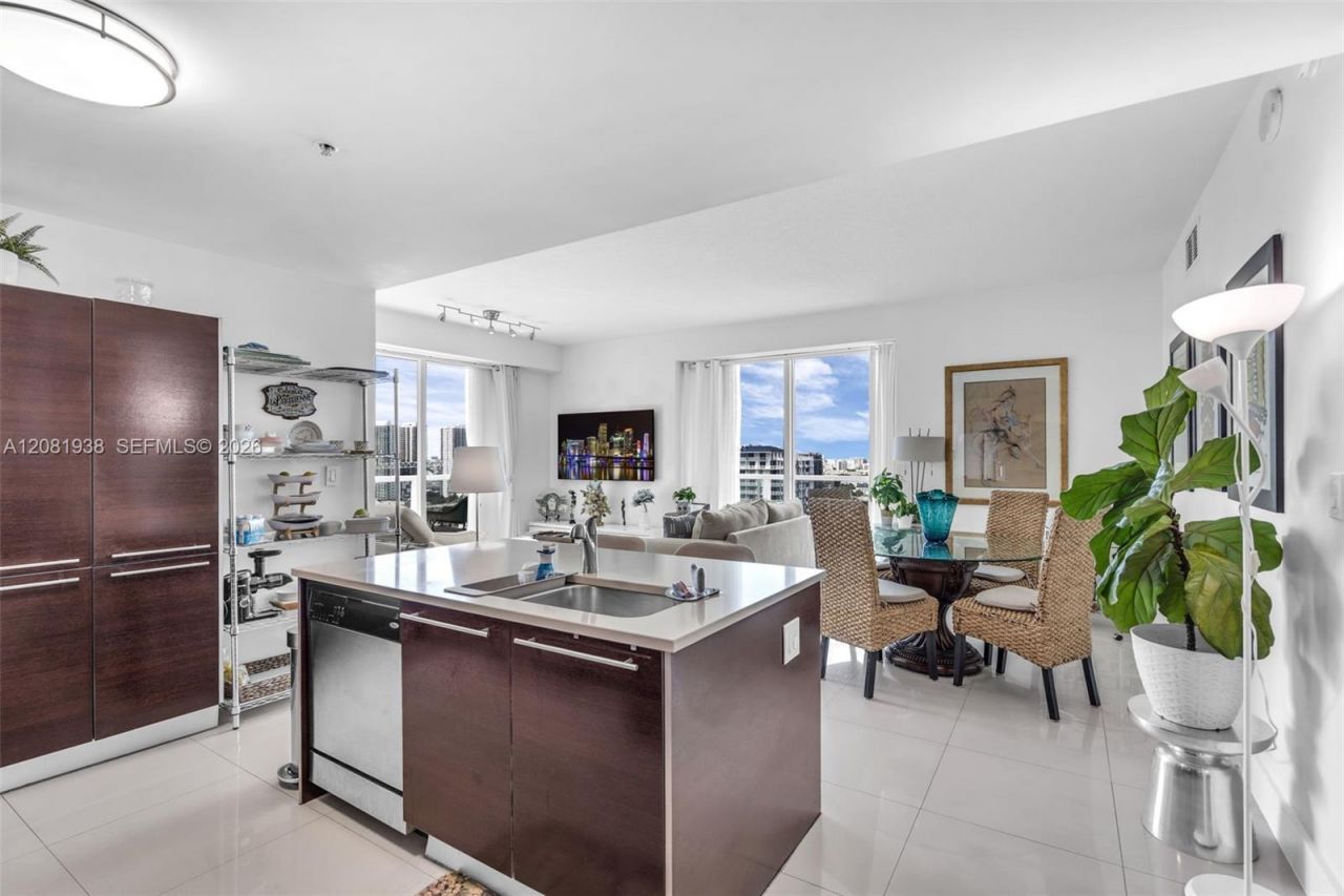 1900 N Bayshore Dr , Unit 2111, Miami, FL 33132 Photo