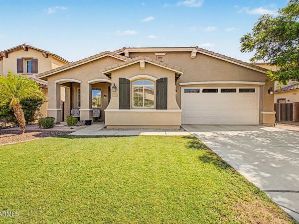 2725 E NARROWLEAF Drive, Gilbert, AZ 85298