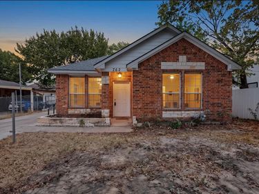 762 Bethpage Avenue, Dallas, TX 75217