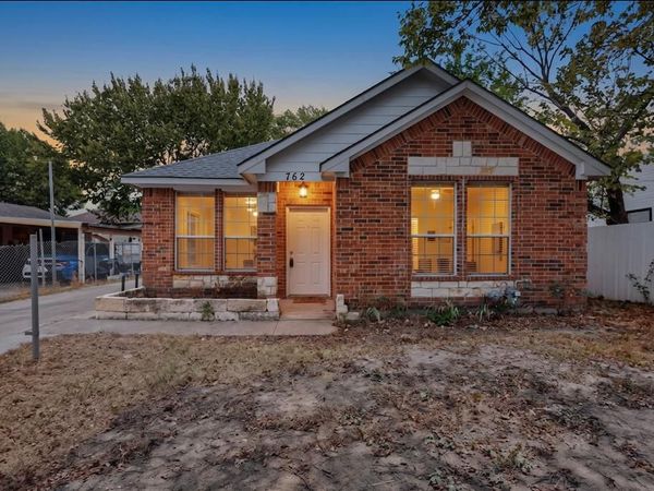 762 Bethpage Avenue, Dallas, TX 75217
