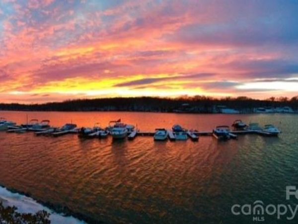 9816 Emerald Point Drive, Unit 5, Charlotte, NC 28278