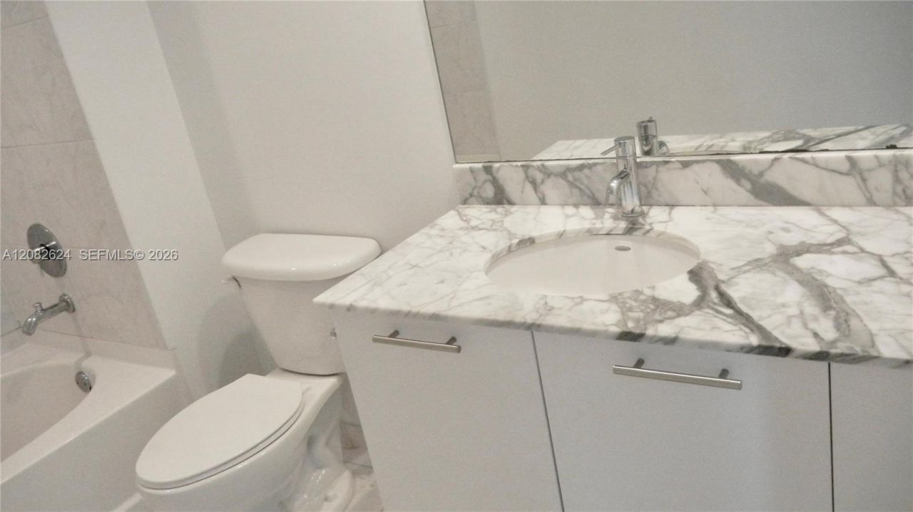951 Brickell Ave , Unit 2509, Miami, FL 33131 Photo