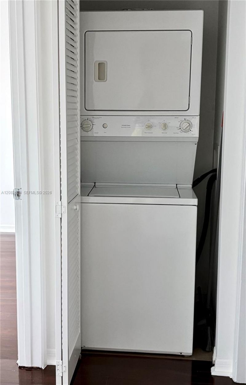 951 Brickell Ave , Unit 2509, Miami, FL 33131 Photo