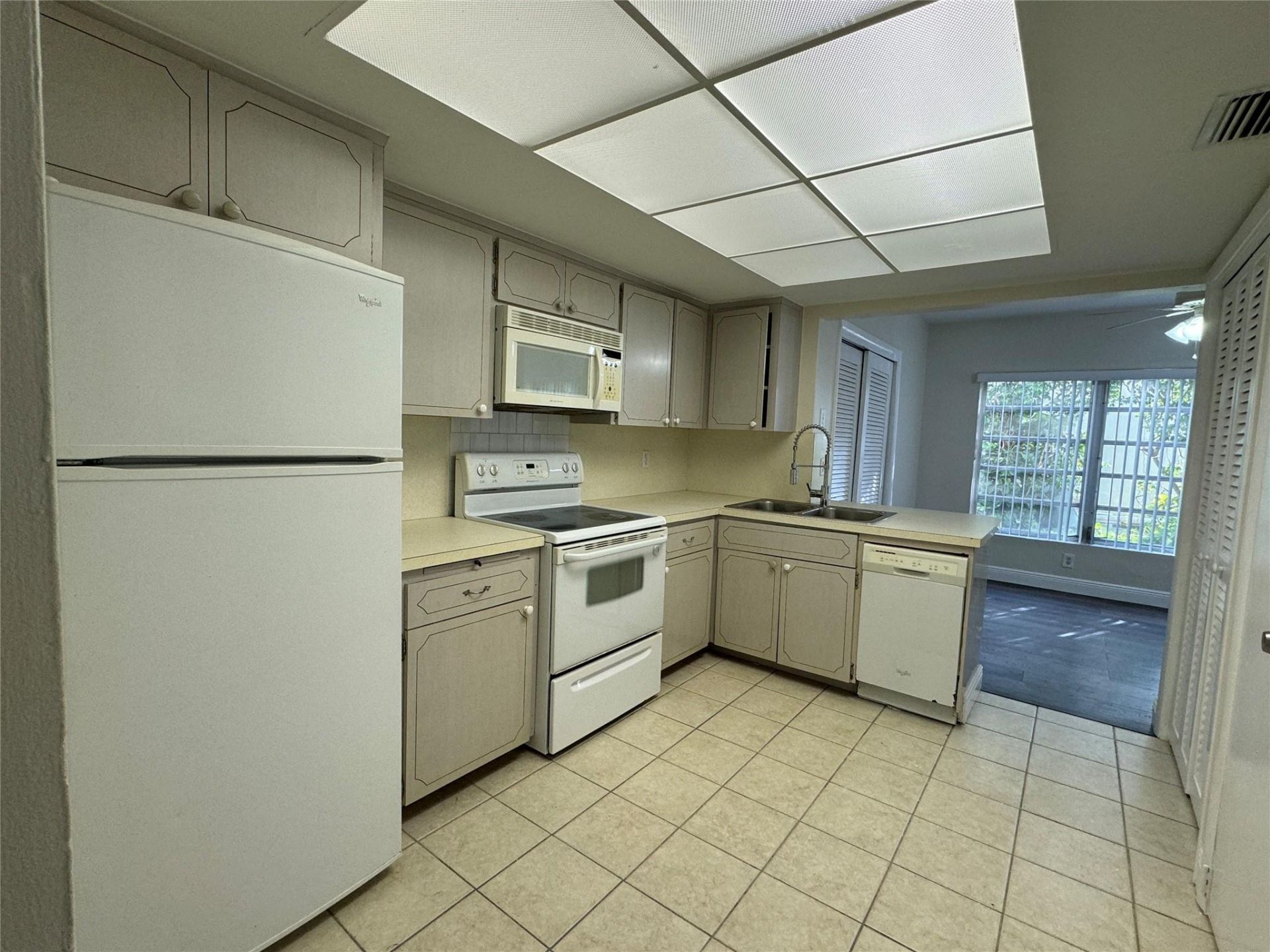 1060 NE 23rd Terrace, Unit 2, Pompano Beach, FL 33062 Photo