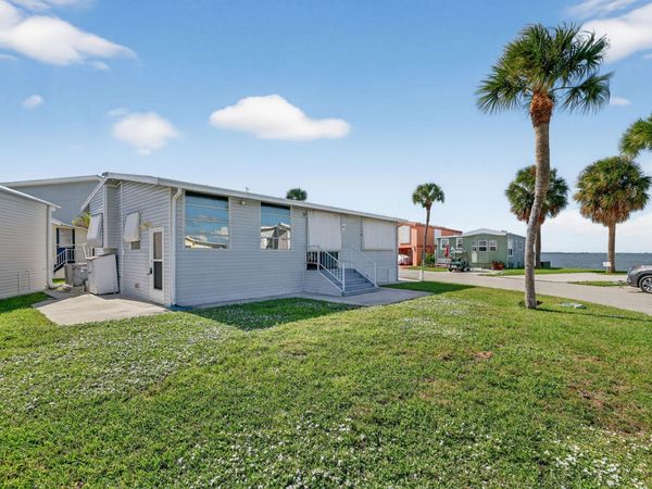 217 NETTLES Boulevard, Jensen Beach, FL 34957