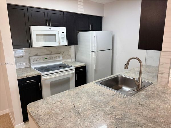 700 NW 103rd Ter, Unit 101, Pembroke Pines, FL 33026