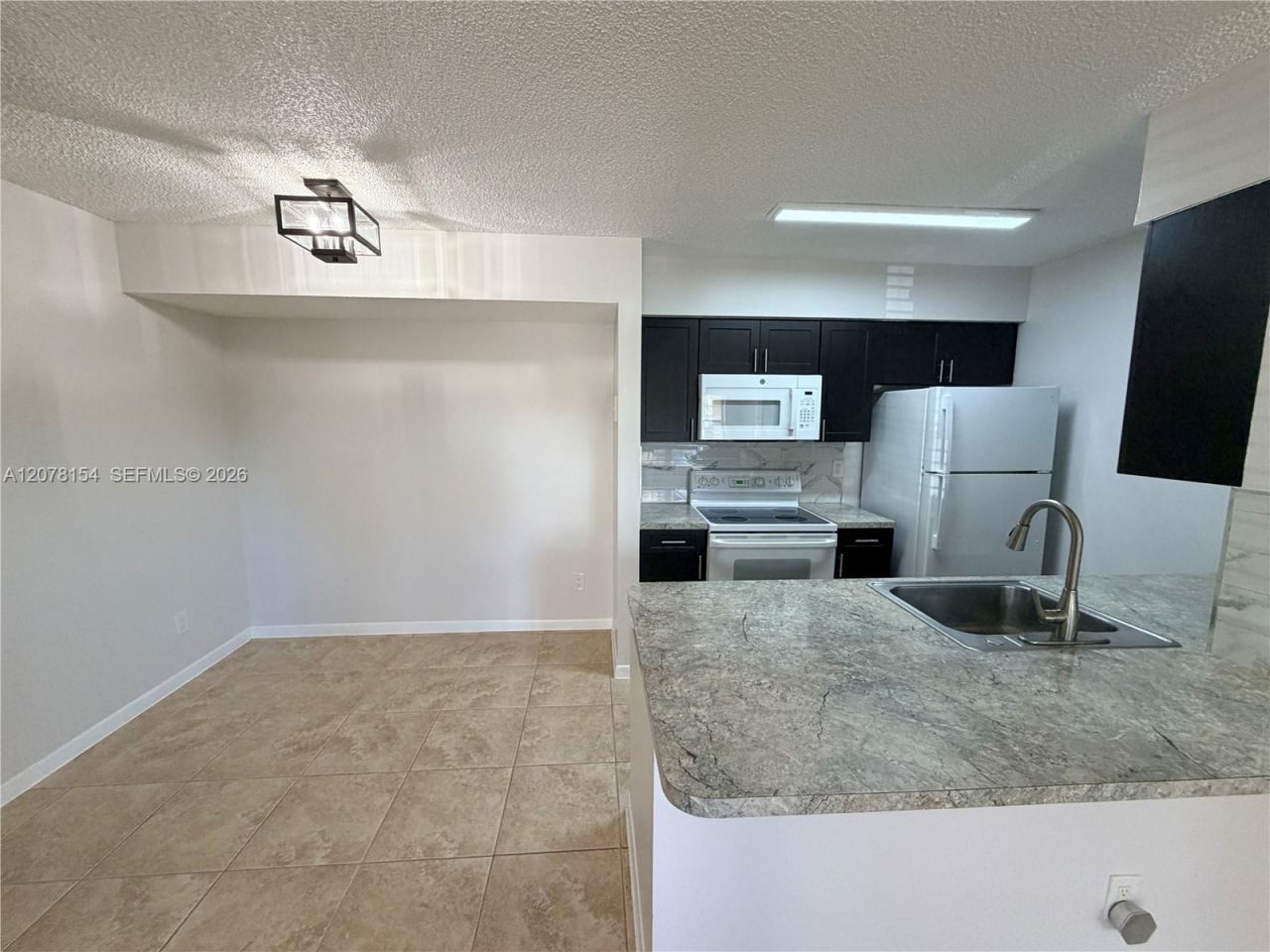 700 NW 103rd Ter, Unit 101, Pembroke Pines, FL 33026 Photo
