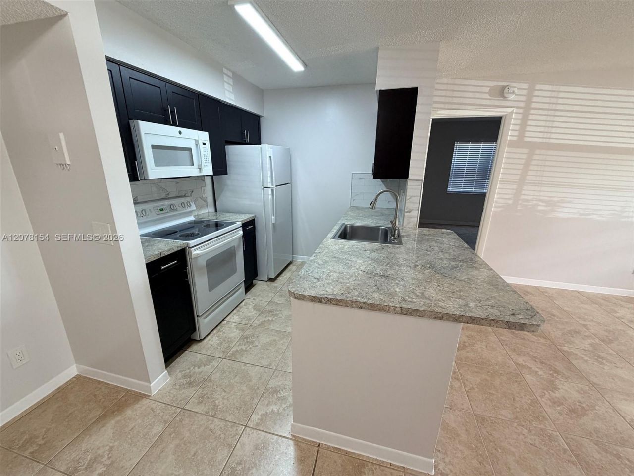 700 NW 103rd Ter, Unit 101, Pembroke Pines, FL 33026 Photo