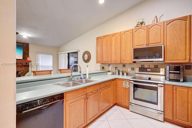 412 SW Sansom Ln, Port Saint Lucie, FL 34953 Photo