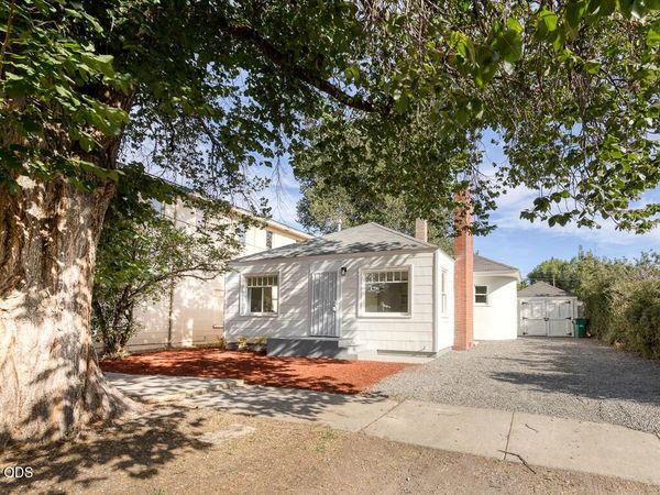 2121 Garden Avenue, Klamath Falls, OR 97601