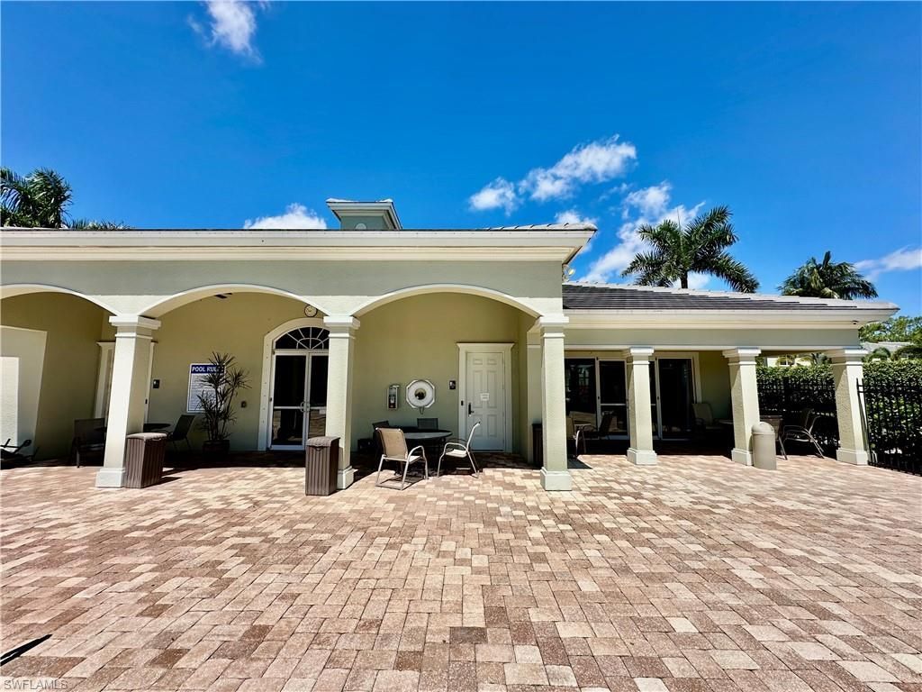 1425 Mariposa Cir , Unit 202, Naples, FL 34105 Photo