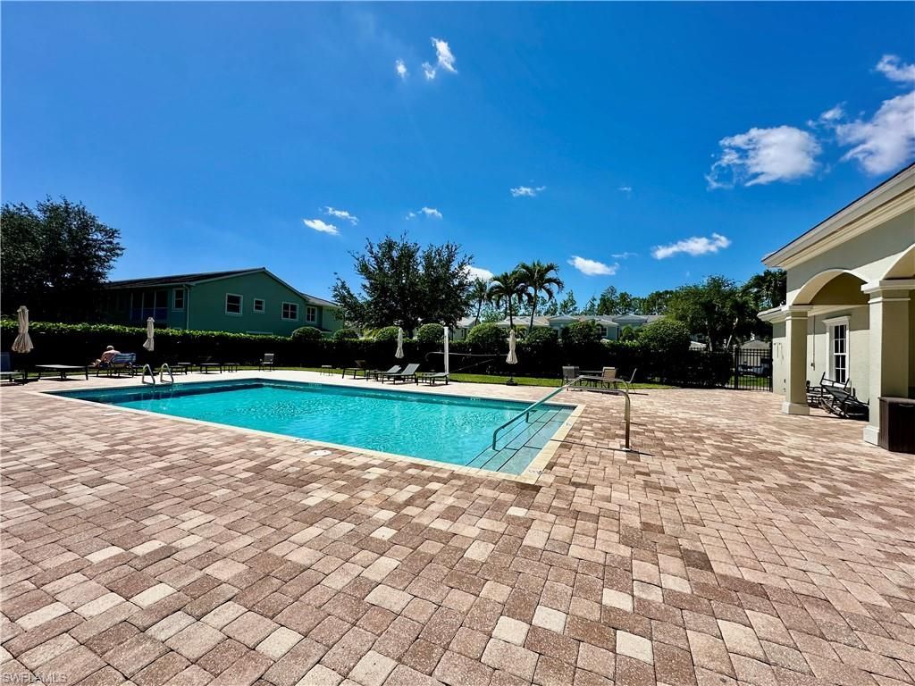 1425 Mariposa Cir , Unit 202, Naples, FL 34105 Photo