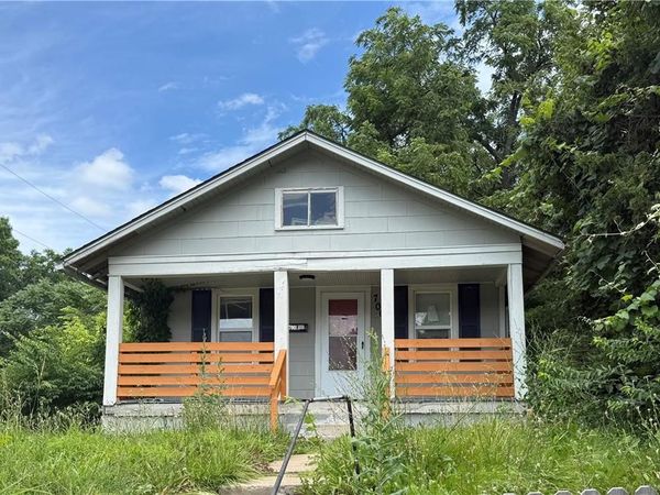 7001 S Benton Avenue, Kansas City, MO 64132