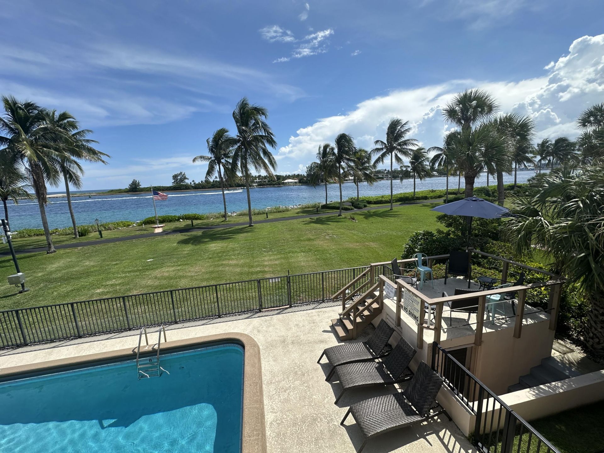 308 Inlet Way, Unit 3, Palm Beach Shores, FL 33404 Photo