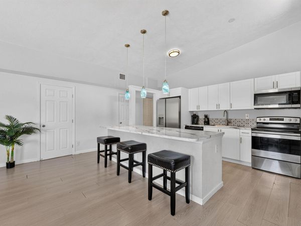 910 NW 17TH Avenue, Fort Lauderdale, FL 33311