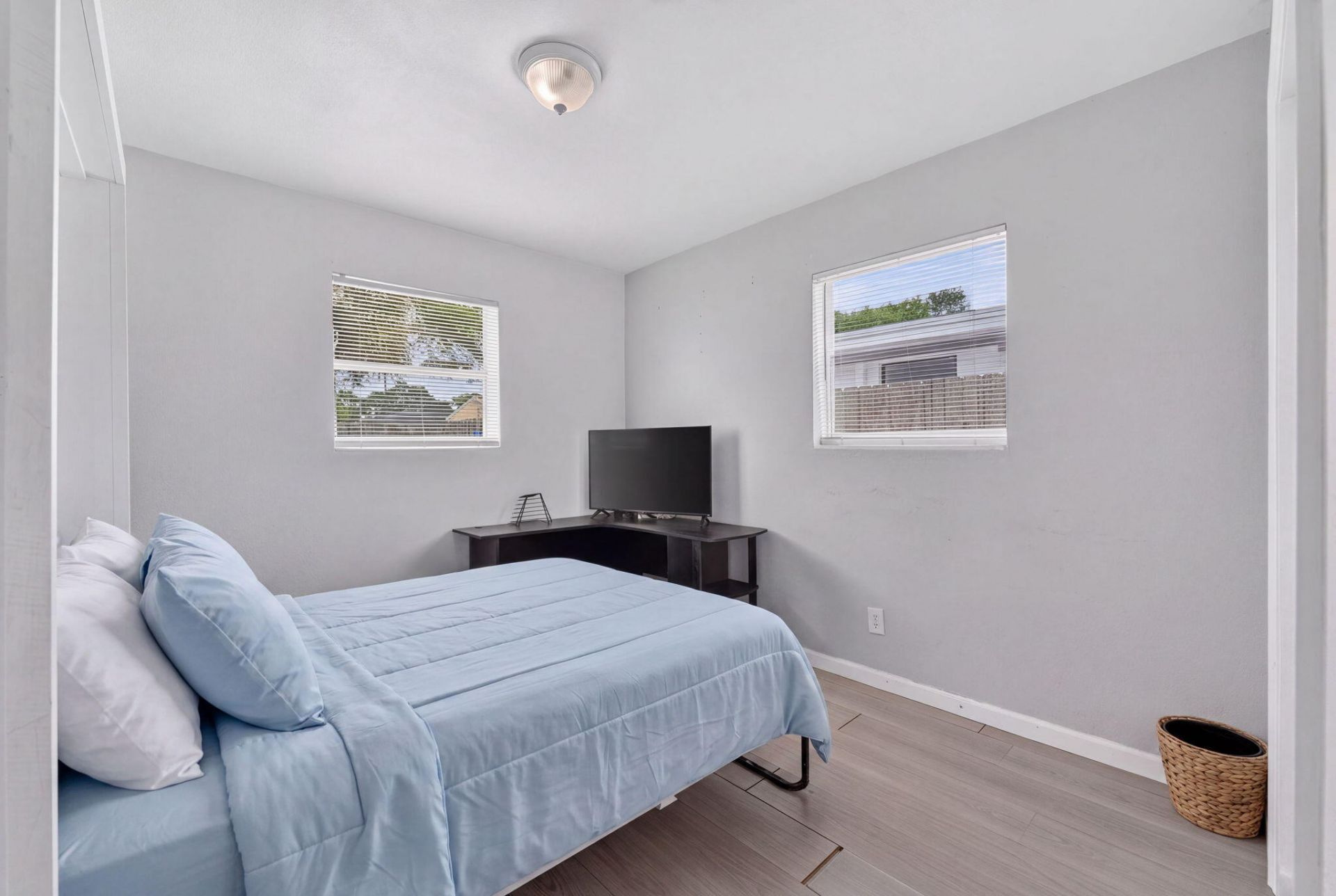 910 NW 17th Avenue, Fort Lauderdale, FL 33311 Photo
