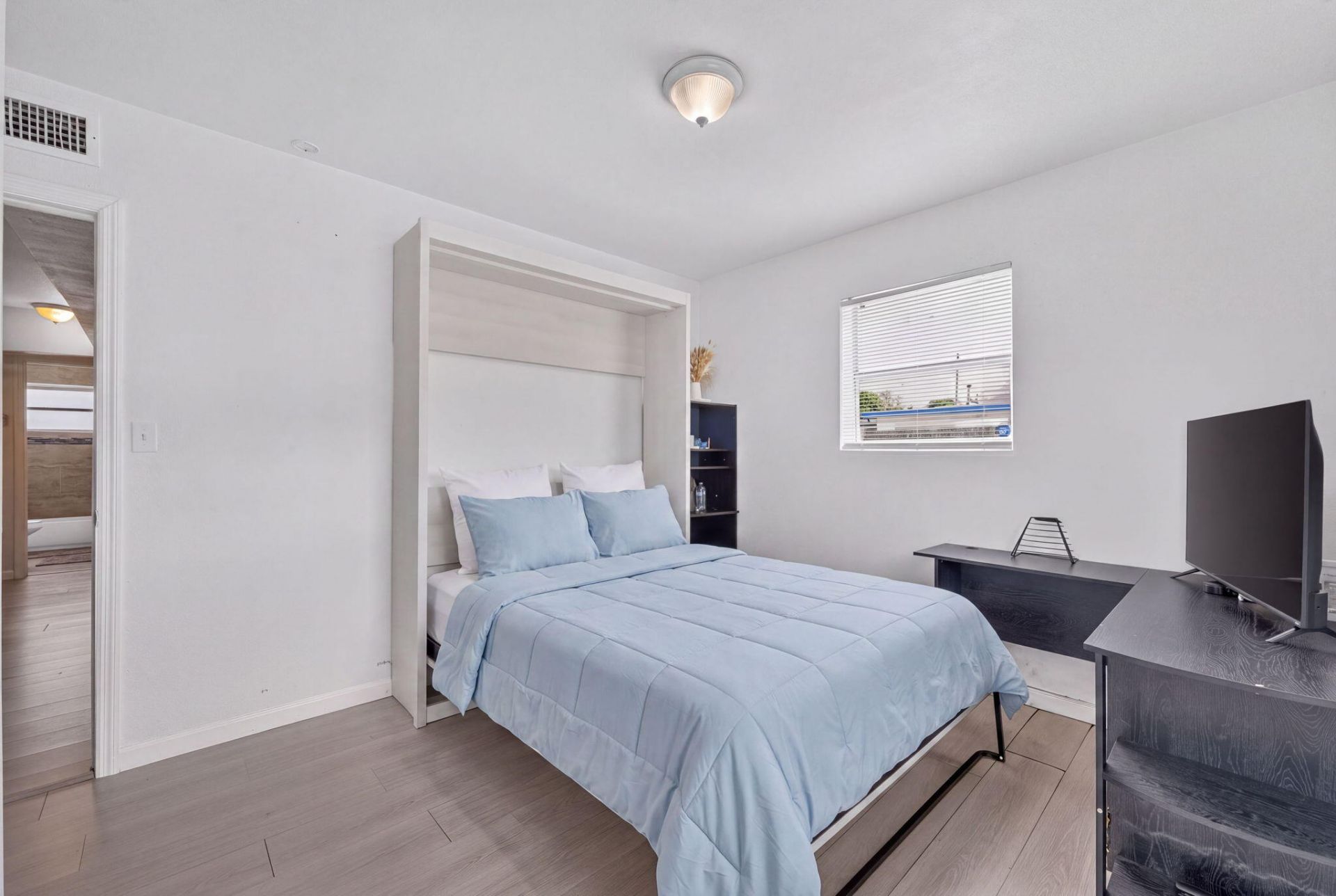 910 NW 17th Avenue, Fort Lauderdale, FL 33311 Photo