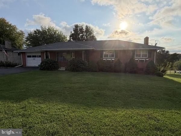 220 N MAIN STREET, YORK NEW SALEM, PA 17371