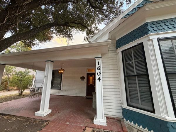 1604 S Austin Ave, Georgetown, TX 78626