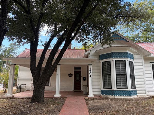 1604 S Austin Ave, Georgetown, TX 78626