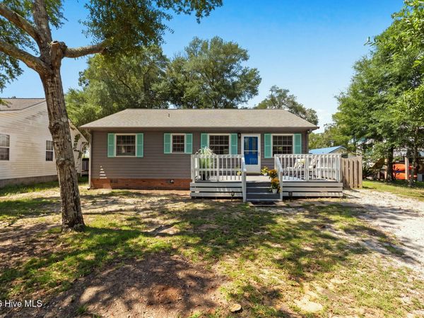 101 SE 12th Street , Oak Island, NC 28465