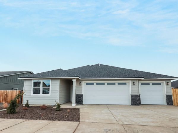 3909 SW Antelope Way, Unit Lot 52, Redmond, OR 97756