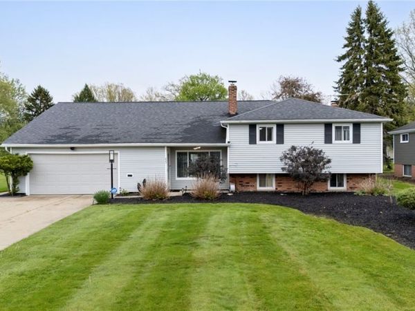 823 Belwood Drive , Highland Heights, OH 44143
