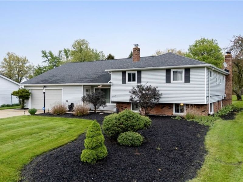 823 Belwood Drive, Highland Heights, OH 44143 Photo 3