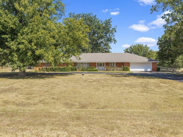 2011 W 1st Street , Sulphur, OK 73086