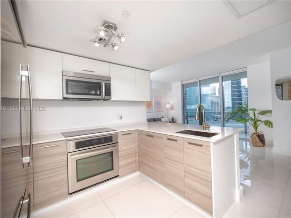 1300 Brickell Bay Dr , Unit 1601, Miami, FL 33131