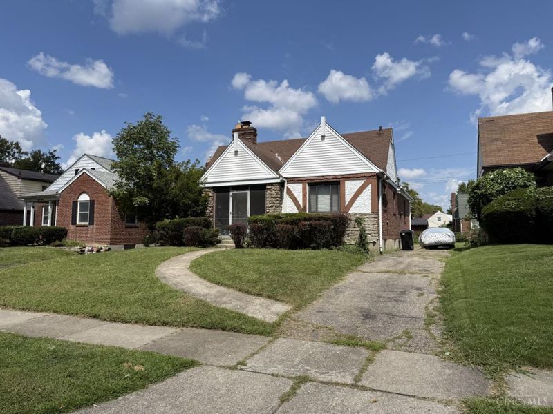 1812 Larchwood Place, Cincinnati, OH 45237 Photo 1