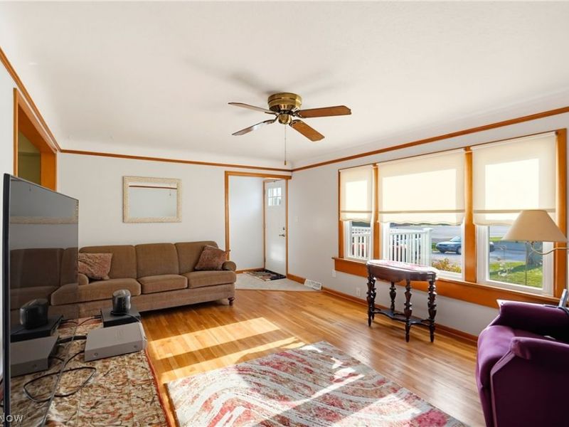 7851 N Boyden Road, Sagamore Hills, OH 44067 Photo 2