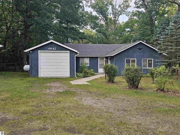 6842 M-65, Hale, MI 48739