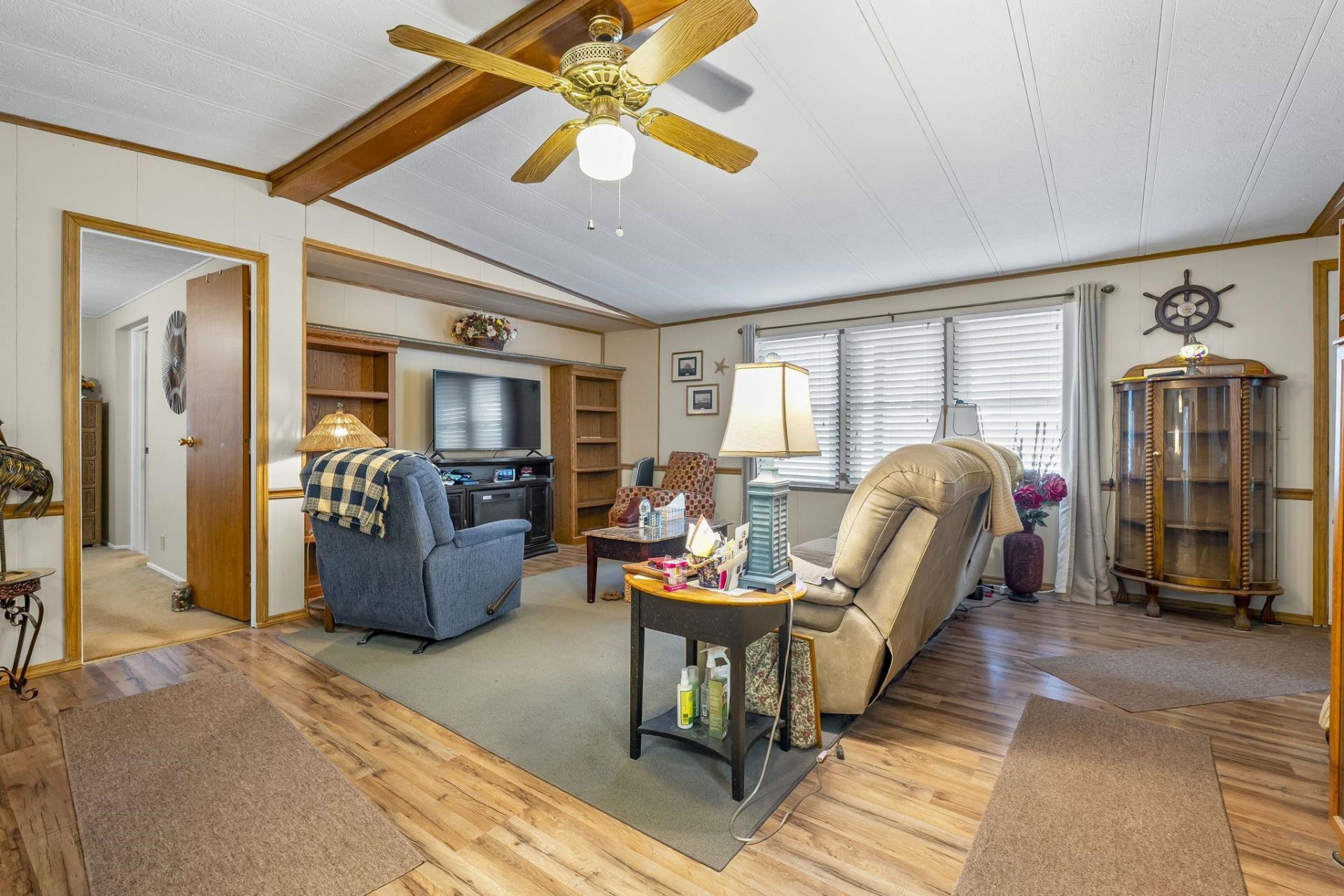 1118 Woodville Circle Photo 4