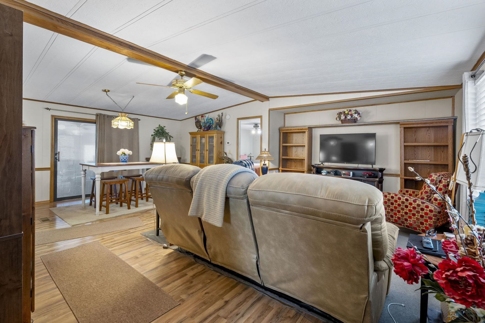 1118 Woodville Circle Photo 5